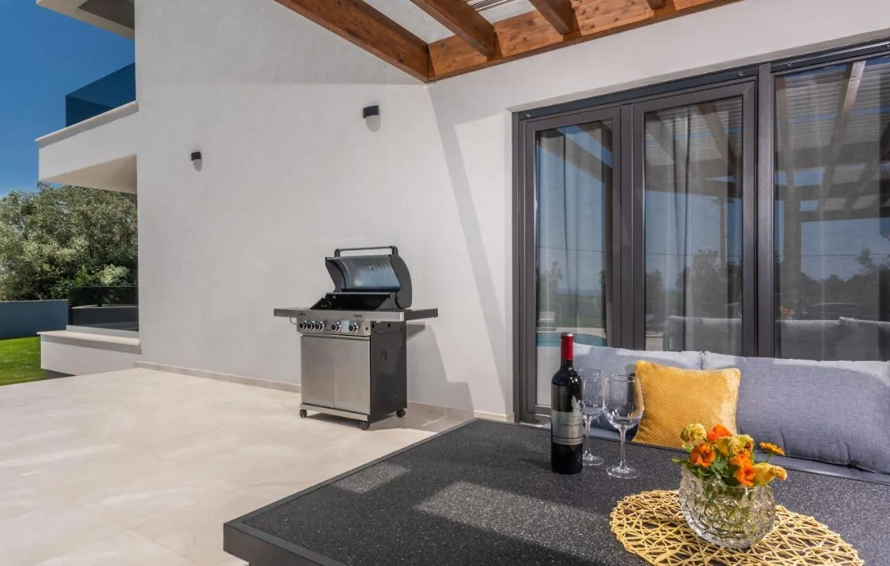 A Lovely Poolside Villa In Krnica Ideal For Family