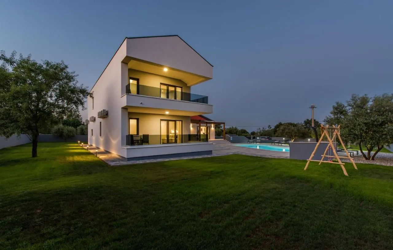 A Lovely Poolside Villa In Krnica Ideal For Family